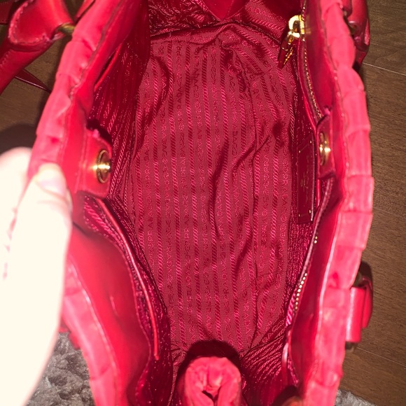 Prada Red Gauffre - Picture 12 of 12